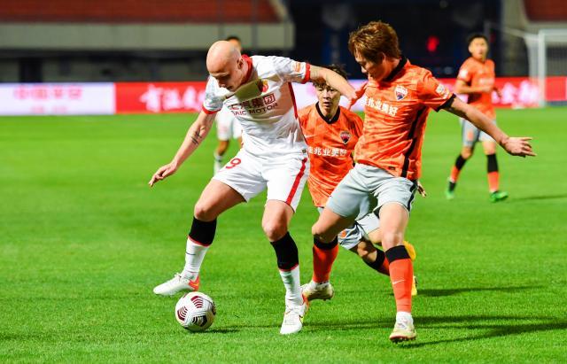 乐鱼体育官方网站-新三杆洋枪首次携手来势凶猛 莱科不变阵在变思路